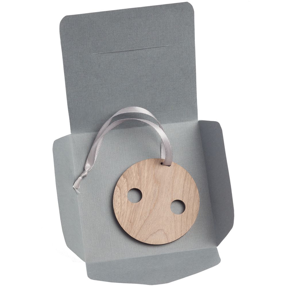 ДЕРЕВЯННАЯ ПОДВЕСКА CARVING, В ФОРМЕ ПУГОВИЦЫ САНТЫ Деревянная подвеска CARVING, в форме пуговицы Санты