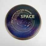 Плакетка PLAQUE, круглая, венге с золотистой пластиной