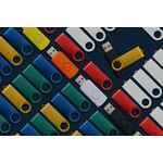 Флешка TWIST COLOR, черная с синим, 16 Гб